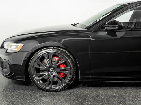 Used 2025 Audi S8 image 17