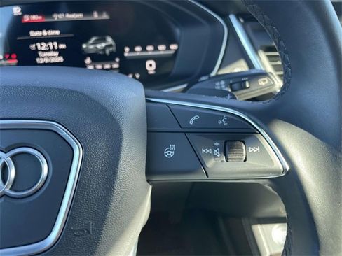 Used 2023 Audi Q5 2.0T Premium Plus w/ Premium Plus Package image 29