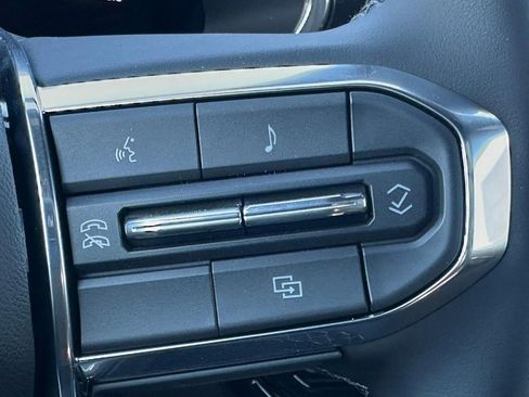 New 2026 GMC Canyon Elevation w/ Convenience Package image 12