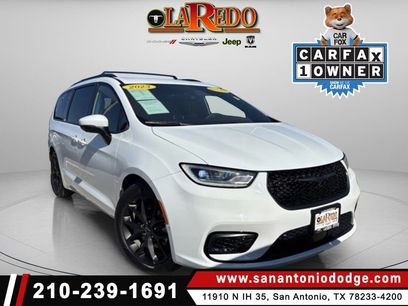 Used 2023 Chrysler Pacifica Touring-L w/ S Appearance Package