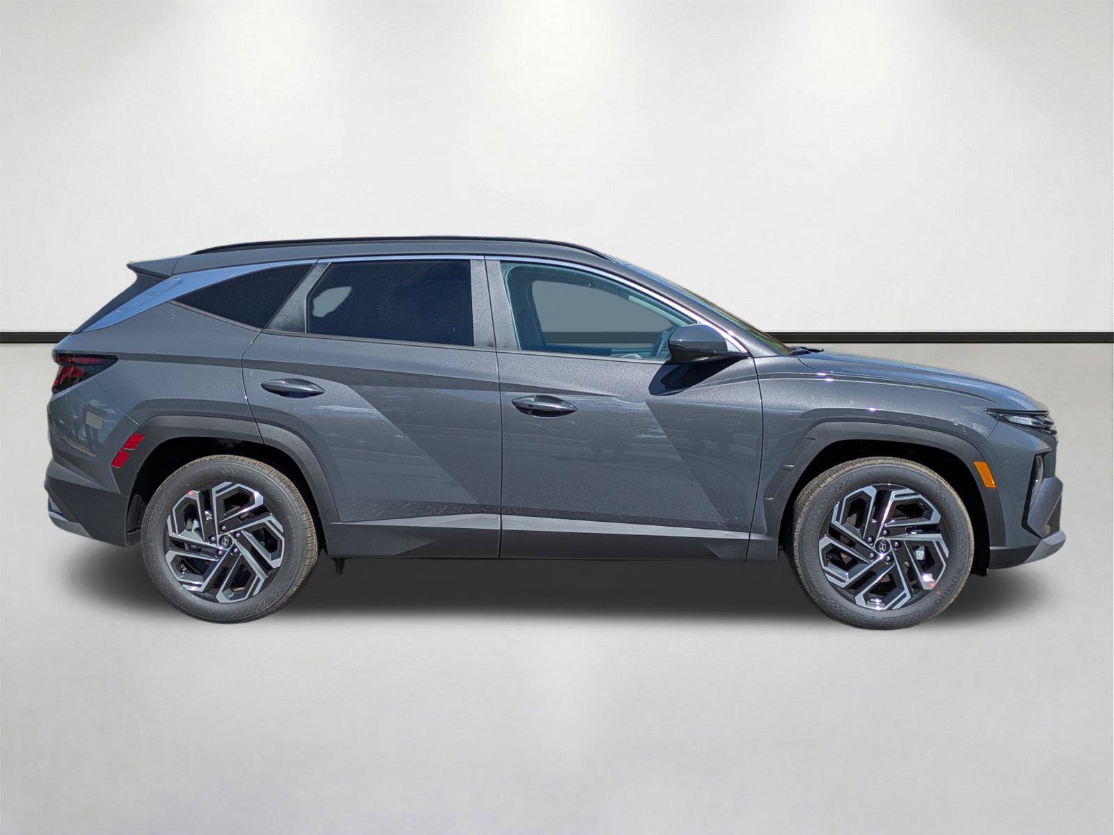 New 2026 Hyundai Tucson SEL Plus FWD image 3