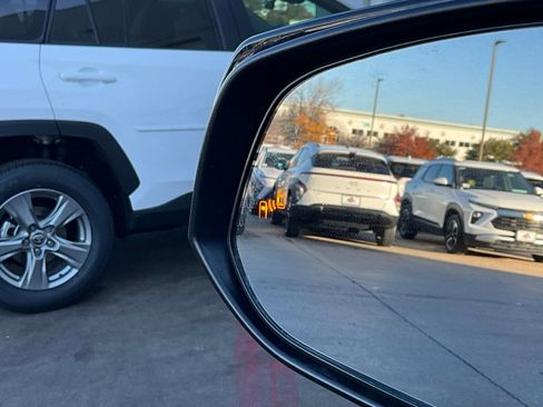 Used 2025 Toyota RAV4 XLE image 21