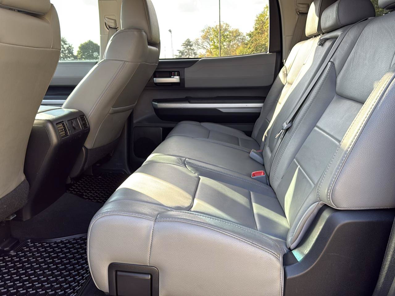Used 2015 Toyota Tundra Limited AWD/4WD image 32