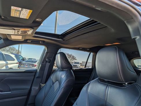 Used 2024 Toyota Highlander XSE image 28