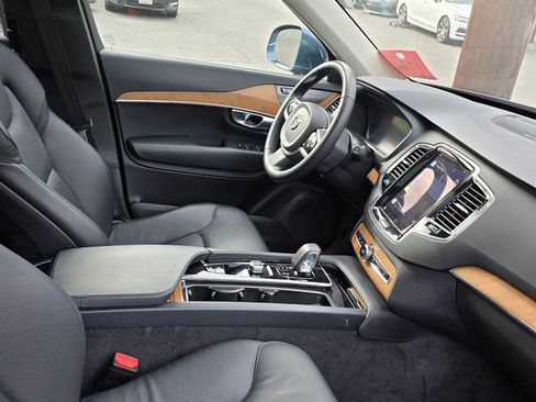 Certified 2024 Volvo XC90 B5 Plus w/ Protection Package Premier image 19