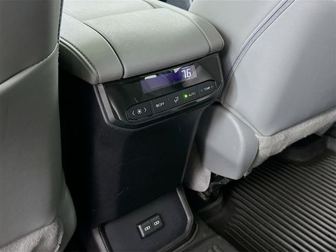 Used 2022 Toyota Highlander XLE image 26