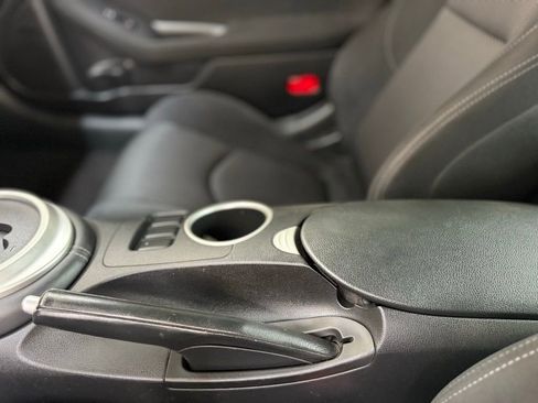 Used 2017 Nissan 370Z w/ Sport Package image 35