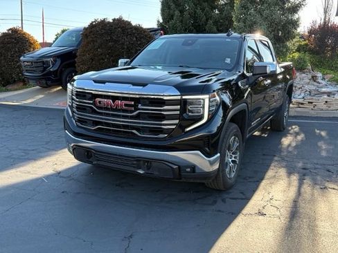Used 2025 GMC Sierra 1500 SLT AWD/4WD image 1