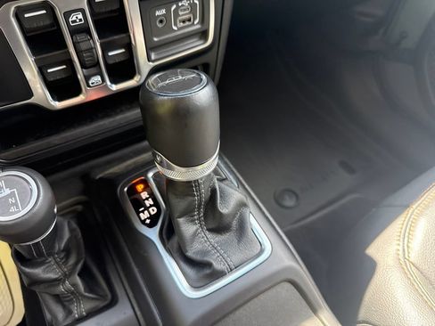 Used 2025 Jeep Gladiator Sport AWD/4WD image 30