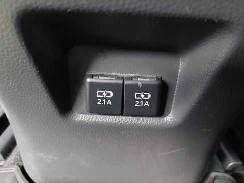 Used 2019 Toyota RAV4 Limited AWD/4WD image 21