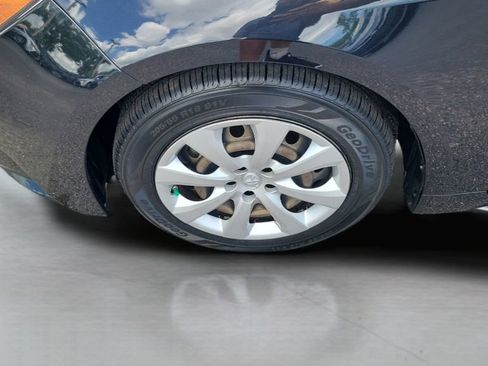 Used 2022 Toyota Corolla LE FWD image 26