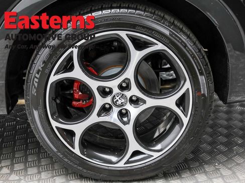 Used 2024 Alfa Romeo Tonale Veloce w/ Active Assist Package image 8