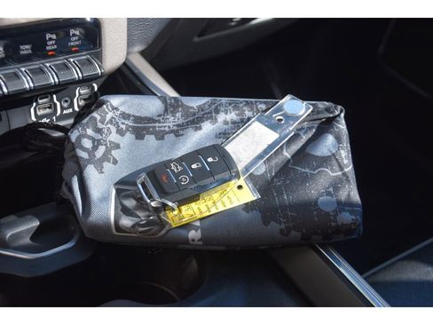 Used 2019 RAM 1500 Laramie image 40