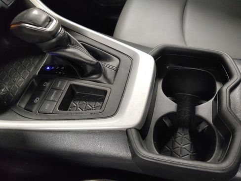 Used 2019 Toyota RAV4 XLE Premium image 26