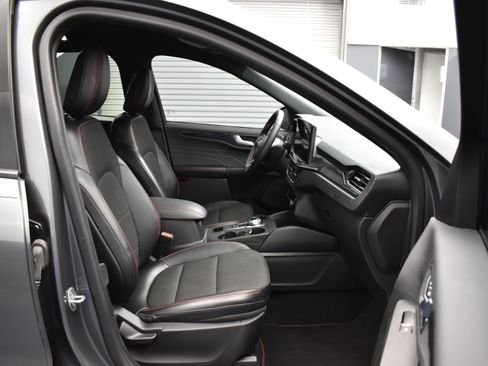 Used 2023 Ford Escape ST-Line w/ Tech Pack #1 image 12