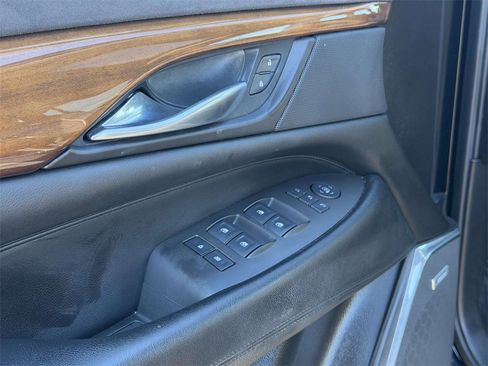 Used 2016 Cadillac Escalade Luxury image 19