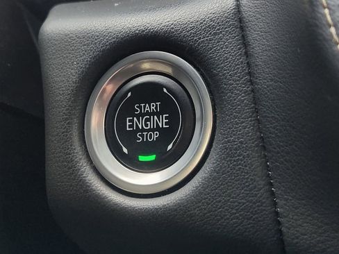 Used 2024 GMC Yukon XL SLT image 22