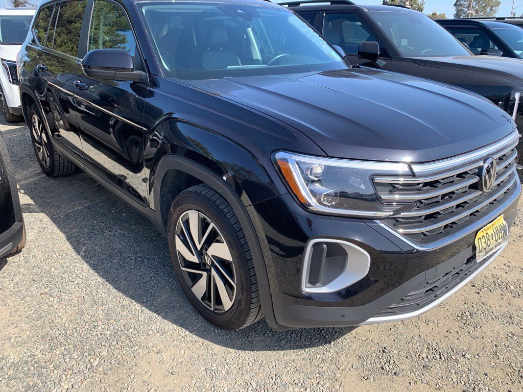 Used 2024 Volkswagen Atlas SE AWD/4WD image 4