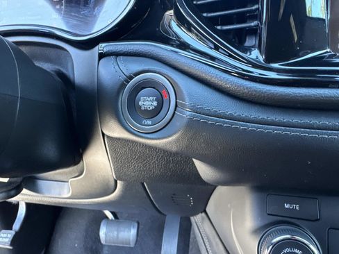 Used 2022 Dodge Durango SXT w/ Blacktop Package image 25