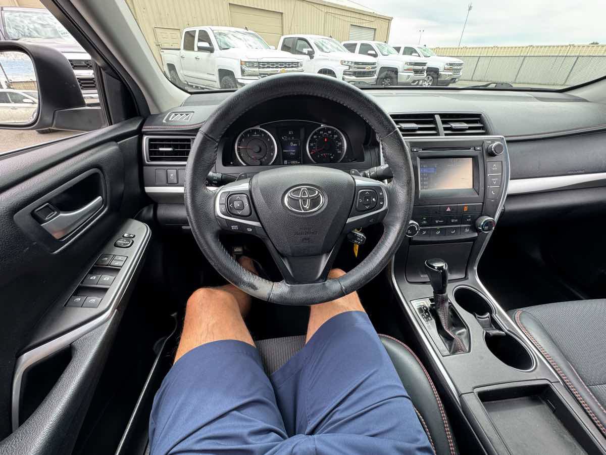 Used 2017 Toyota Camry SE FWD image 29