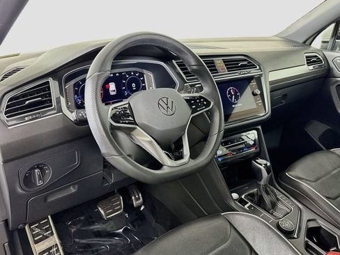 Certified 2024 Volkswagen Tiguan SEL R-Line AWD/4WD image 9