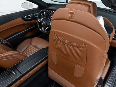 Certified 2019 Mercedes-Benz SL 550 image 24