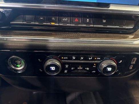Used 2023 Chevrolet Silverado 1500 LT w/ Protection Package AWD/4WD image 23