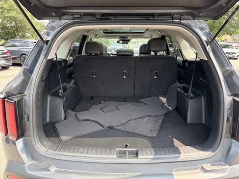 Used 2023 Kia Sorento S w/ Panoramic Sunroof Package AWD/4WD image 12