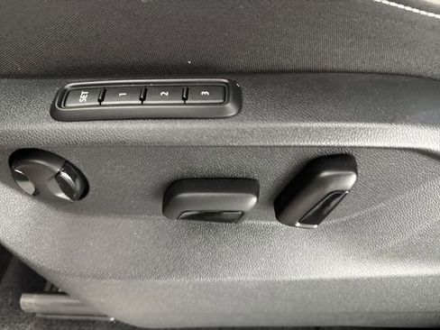 Used 2023 Volkswagen Atlas Cross Sport SEL Premium R-Line image 17