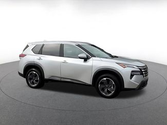 Used 2025 Nissan Rogue SV FWD video 2