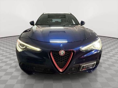 Used 2018 Alfa Romeo Stelvio Ti Sport AWD/4WD image 2