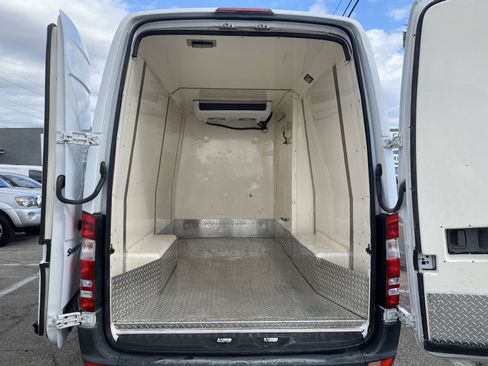 Used 2013 Freightliner Sprinter 2500 RWD image 38