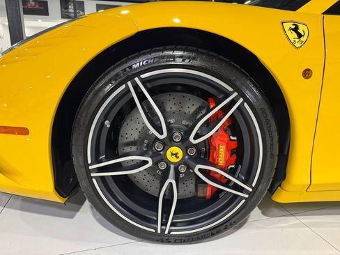 Used 2015 Ferrari 458 Speciale A image 60