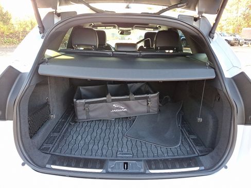 Certified 2025 Jaguar F-PACE R-Dynamic S image 25