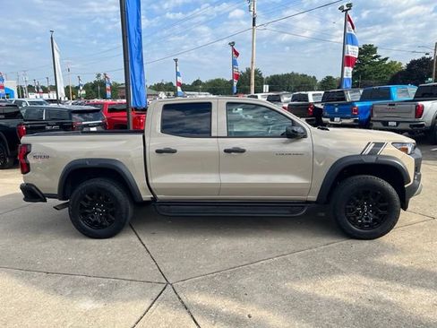 Certified 2024 Chevrolet Colorado Trail Boss w/ Technology Package AWD/4WD image 2