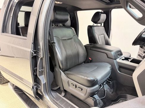 Used 2014 Ford F250 Lariat w/ Lariat Ultimate Package image 32