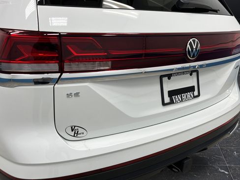 Used 2024 Volkswagen Atlas SE AWD/4WD image 38