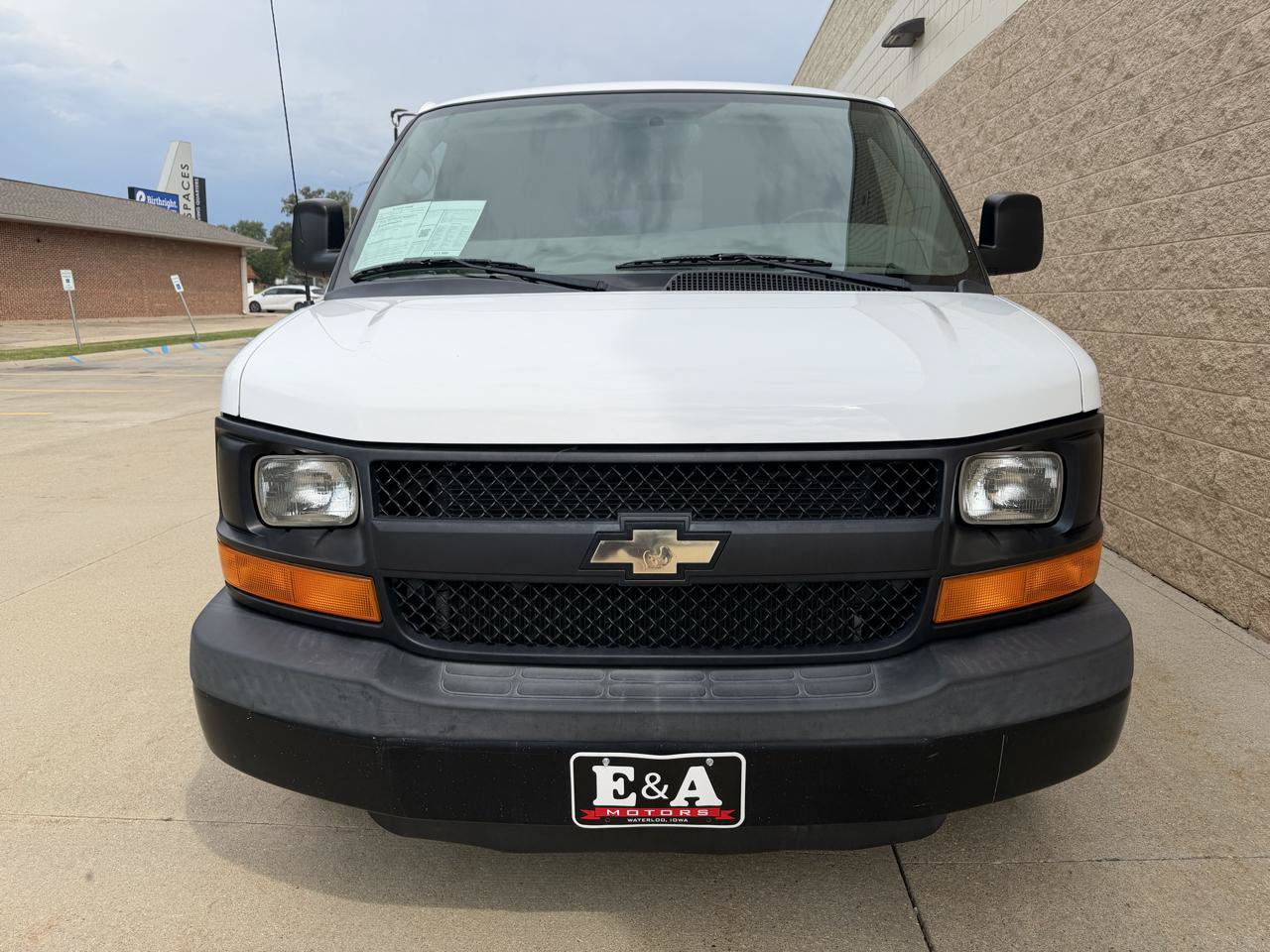 Used 2015 Chevrolet Express 2500 RWD image 8