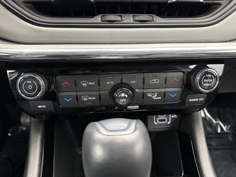 Used 2022 Jeep Compass Limited image 6