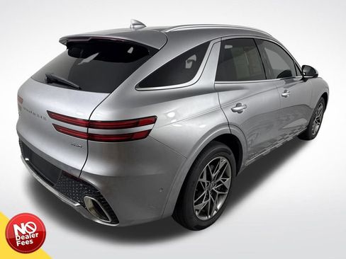 Used 2023 Genesis GV70 2.5T w/ Advanced Package image 3