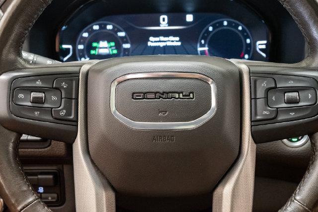 Used 2022 GMC Yukon XL Denali w/ Denali Premium Package AWD/4WD image 12