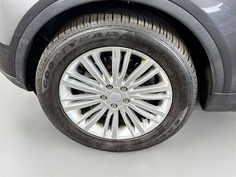 Used 2017 Land Rover Discovery HSE Luxury image 38