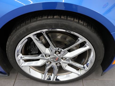 Used 2014 Chevrolet Corvette Stingray Convertible w/ 2LT Preferred Equipment Group RWD image 3