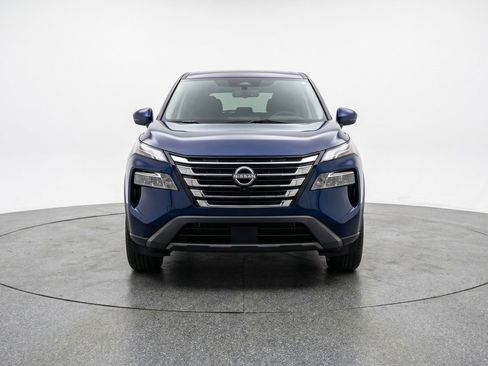 Used 2025 Nissan Rogue SV FWD image 1