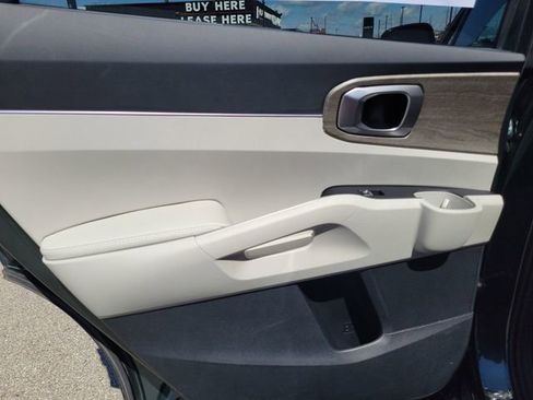 Used 2023 Kia Sorento X-Line EX image 17