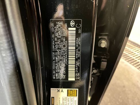 Used 2025 Toyota Prius LE image 28