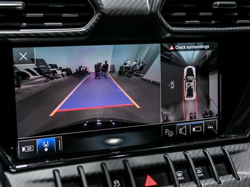 Used 2023 Lamborghini Urus Performante image 36