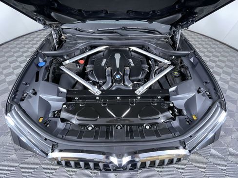 Used 2019 BMW X7 xDrive50i w/ M Sport Package image 31