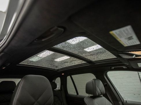 Used 2024 BMW X5 xDrive50e w/ M Sport Package image 27