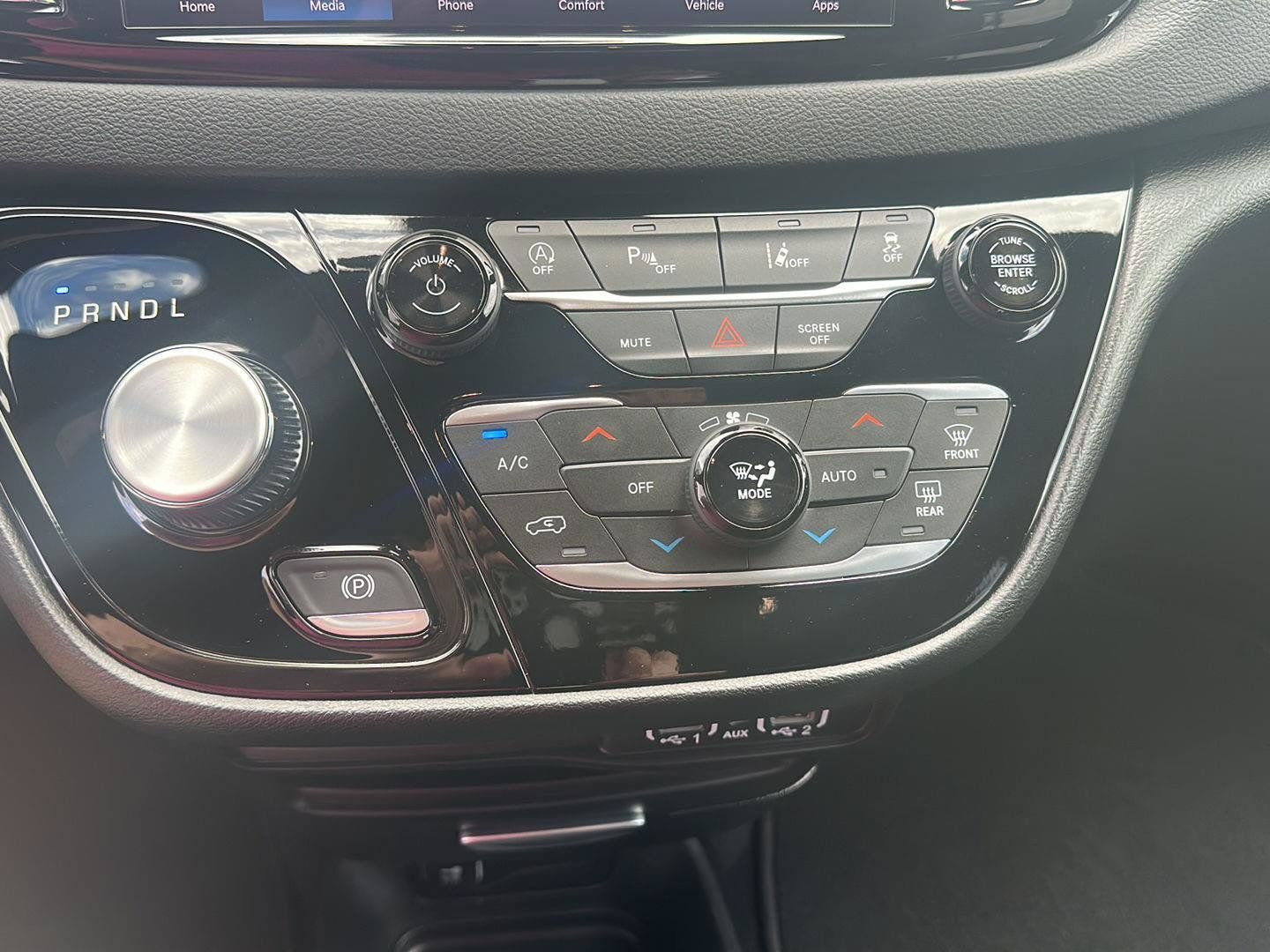 Used 2025 Chrysler Pacifica Select FWD image 6